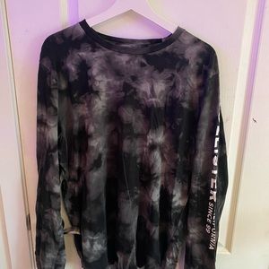 mens long sleeve top - print is on back and nothing on front